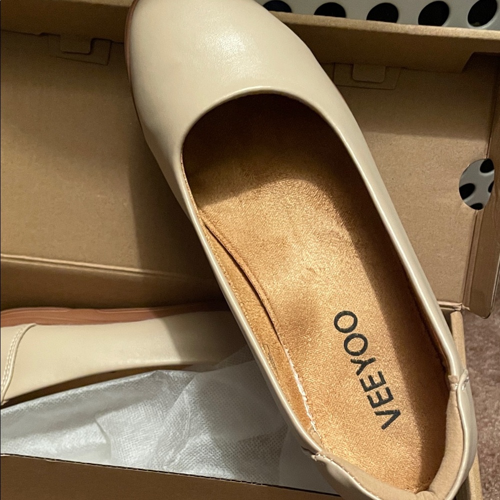 Women's Cream Flats